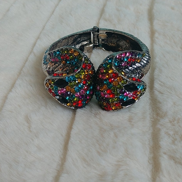 Jewelry - Rhinestone cobra head bracelet